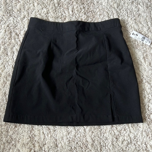 Black mini skirt - Picture 1 of 4